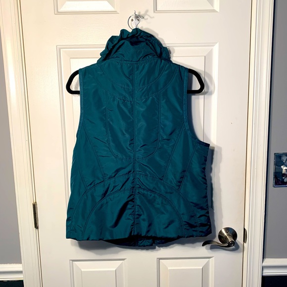 Vest - Picture 3 of 4